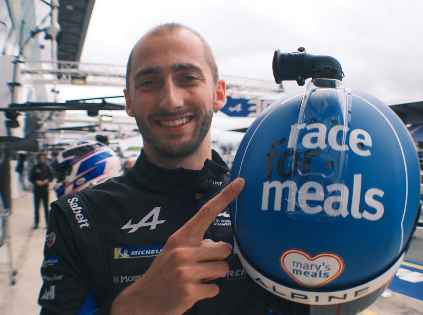 racing-driver-uses-mary-s-meals-on-wheels-to-help-fight-famine-cathnews